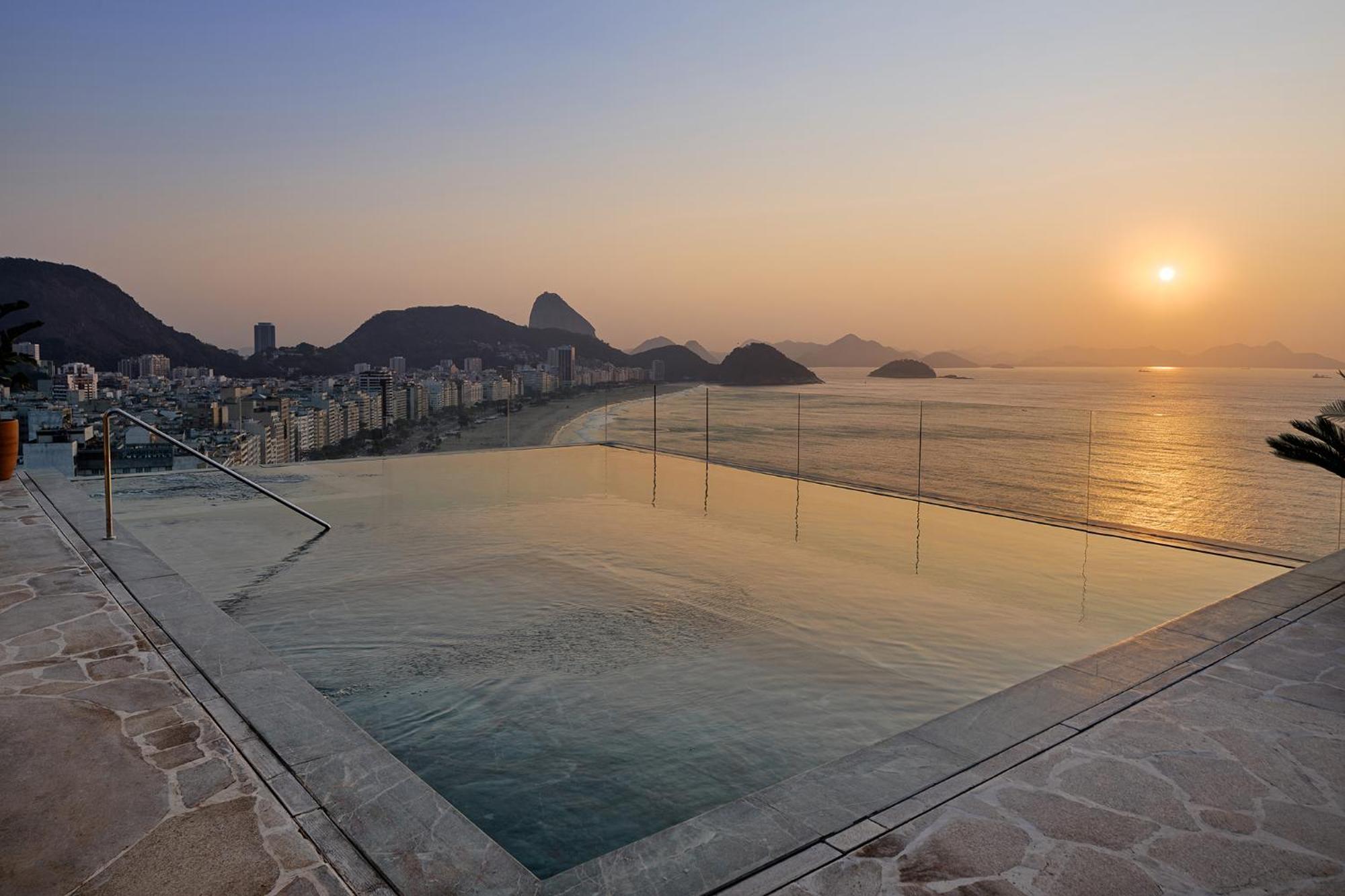 Rio Othon Palace Rio de Janeiro Exterior photo The pool at the hotel