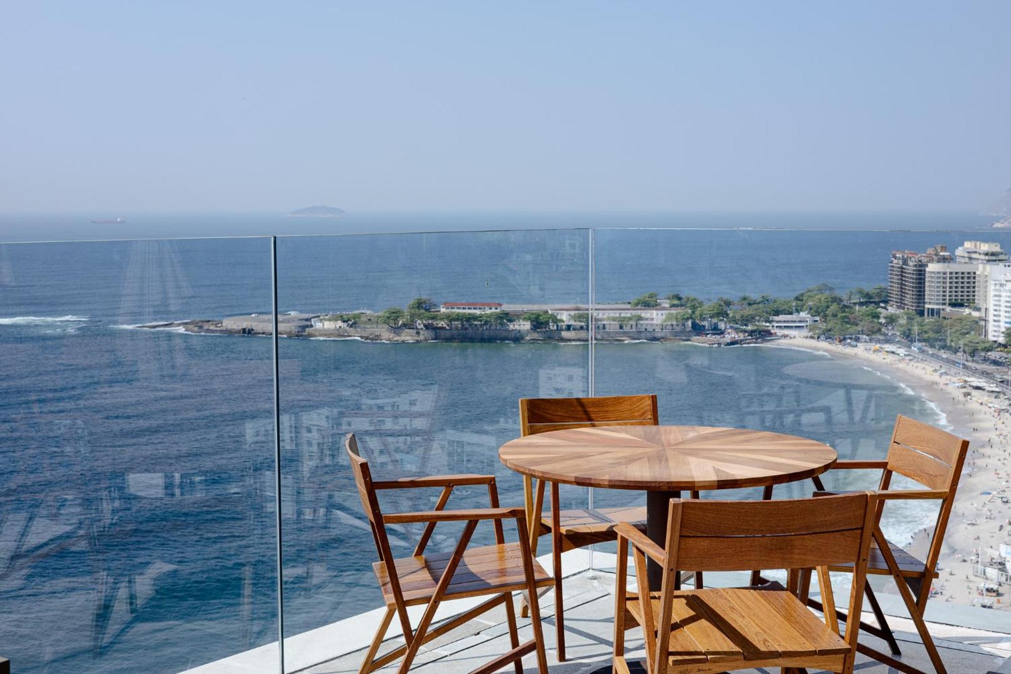 Rio Othon Palace Rio de Janeiro Exterior photo The view from the rooftop